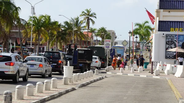 Lloyd G. Smith Boulevard ad Aruba — Foto Stock