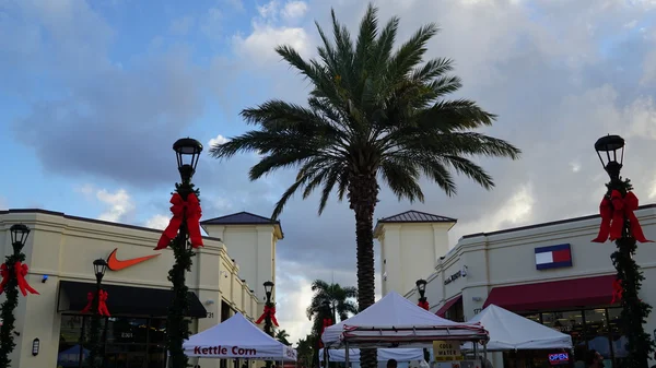 Palmenstrand Outlets in West Palm Beach, Florida — Stockfoto