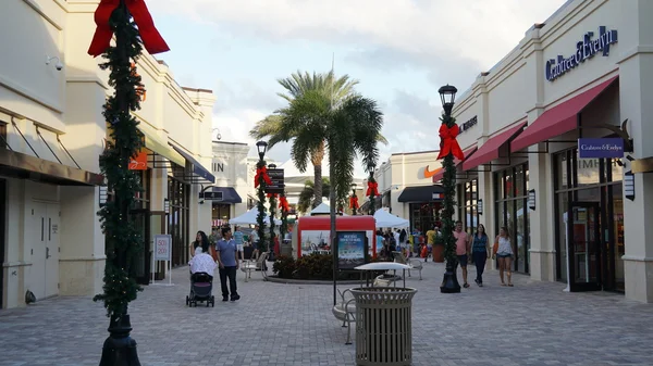 Palmenstrand Outlets in West Palm Beach, Florida — Stockfoto