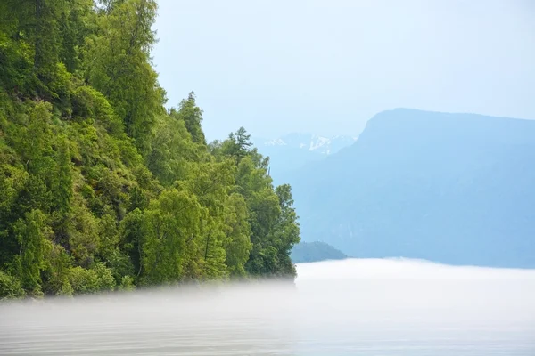 Lago Teletskoye — Foto de Stock