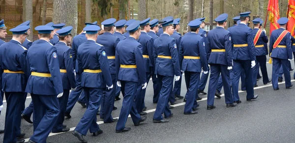 Un groupe de soldats non identifiés — Photo