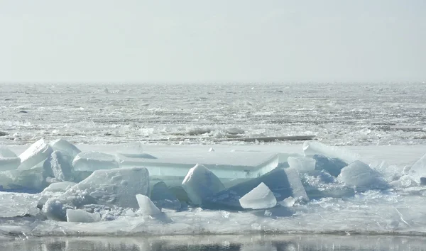 Hummock on the frozen sea shore — Stock Photo, Image