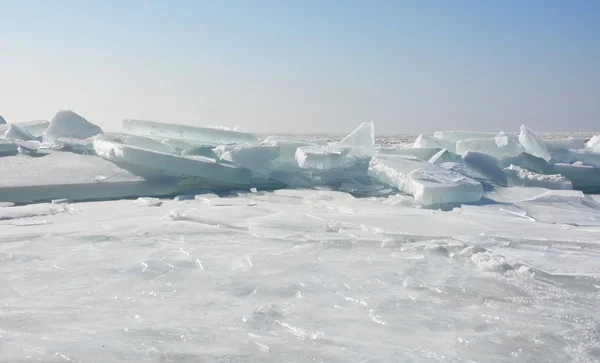 Hummock on the frozen sea shore — Stock Photo, Image