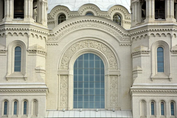 Cathédrale navale de Kronstadt comme toile de fond — Photo