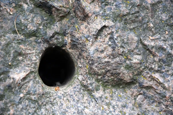 Buraco na pedra — Fotografia de Stock