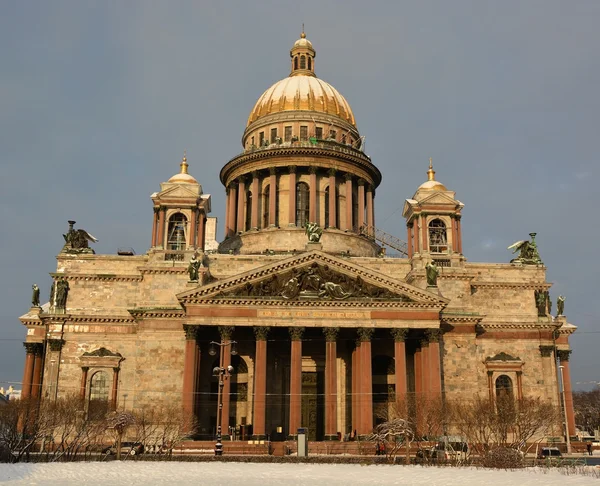 The famous St. Isaac cathedral — Stock Photo, Image