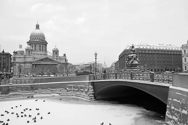 The famous St. Isaac cathedral — Stock Photo, Image