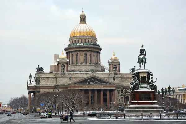 The famous St. Isaac cathedral — Stock Photo, Image