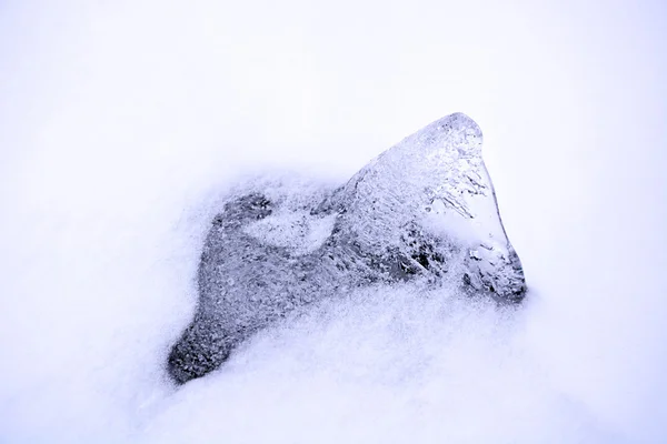 Un pezzo di ghiaccio — Foto Stock