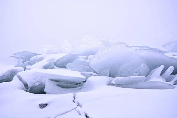 Buckelpiste auf dem gefrorenen Meer — Stockfoto