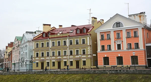 Золотая набережная - жилой район в историческом месте Пскова — стоковое фото