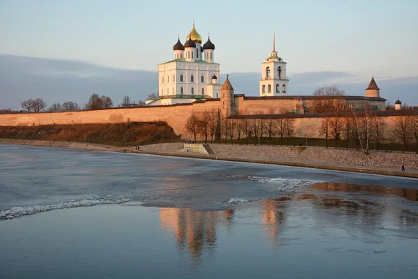 Pskov Krom a naplementekor — Stock Fotó