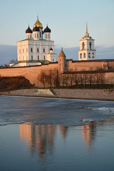 Pskov Krom al atardecer — Foto de Stock