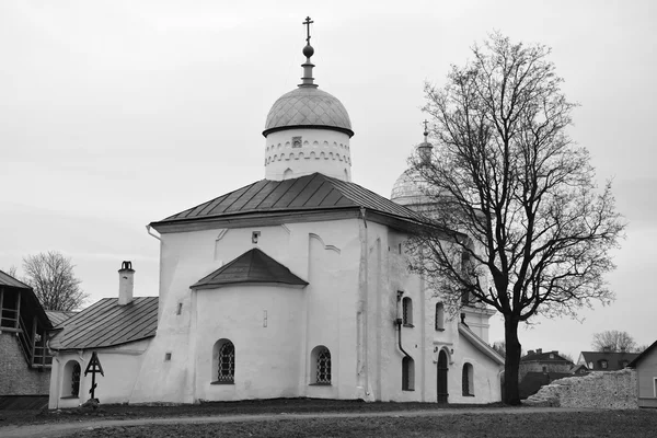 St. Nicholas Domkyrkan på Izborsk town — Stockfoto