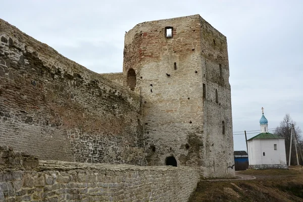Fortaleza russa antiga Fortaleza de Izborsk — Fotografia de Stock