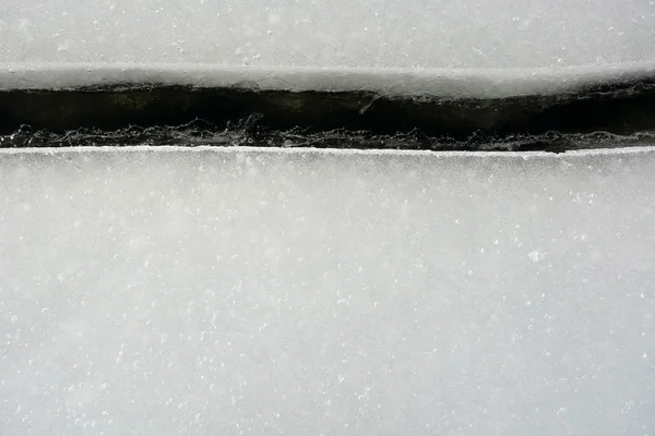 在冰上的裂缝 — 图库照片