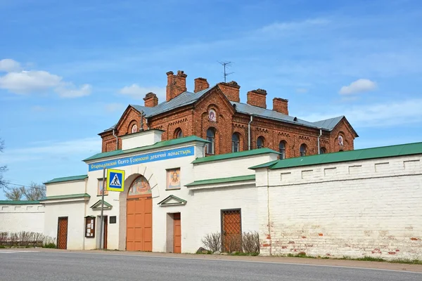 Heilige dormition klooster in Staraja ladoga — Stockfoto
