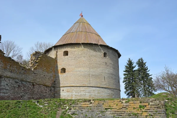 Torre real de la fortaleza en la ciudad de Shlisselburg — Foto de Stock