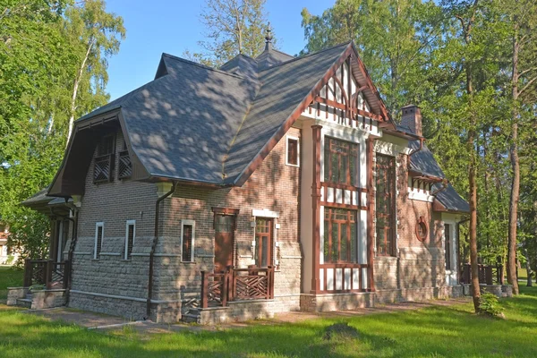 Lujosa casa de campo vintage en el Zelenogorsk —  Fotos de Stock