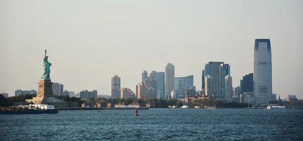 Panoramabild över nedre manhattan skyline — Stockfoto