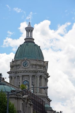 New York'taki merkezi Caddesi'ndeki eski polis binası kubbe