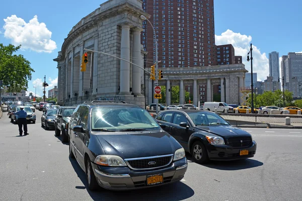 Atasco de tráfico en la calle en Nueva York el 08 de agosto de 2013 — Foto de Stock