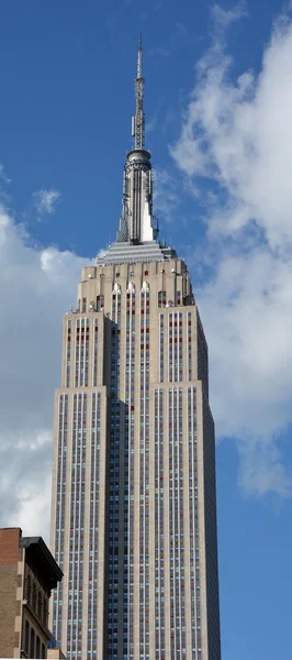 The Empire State Building on August 08, 2013 in New York, USA — Stock Photo, Image