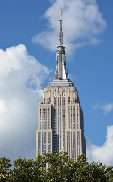 The Empire State Building on August 08, 2013 in New York, USA — Stock Photo, Image