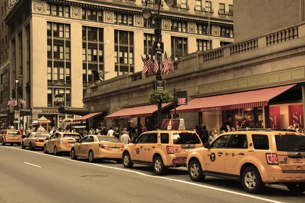 Taxis on the grand central station — Stock Photo, Image