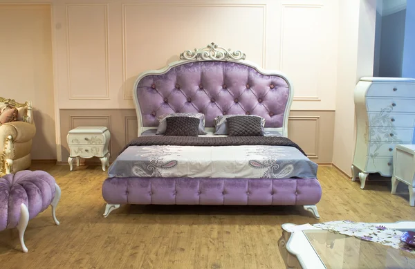 Violet retro bed — Stock Photo, Image