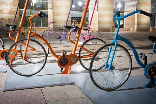 Ekspozycja kolorowy rowery — Zdjęcie stockowe