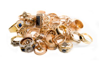 altın takı üzerinde beyaz izole