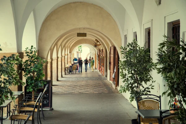 Cafe in an arch — Stock Photo, Image