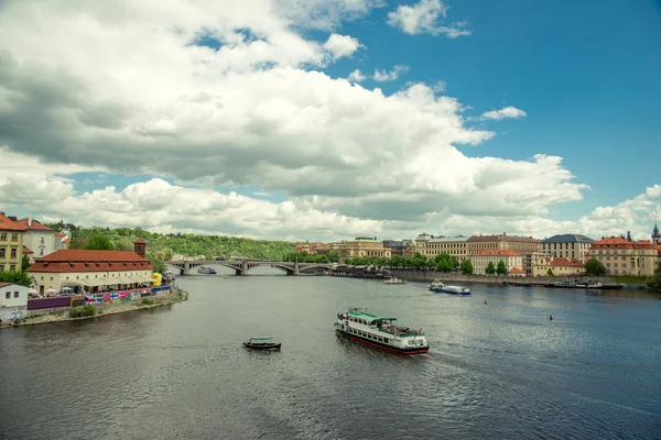 Krásná řeka v Praze — Stock fotografie
