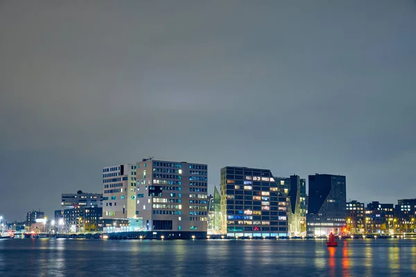 Современная Архитектура Амстердама Ночью — стоковое фото