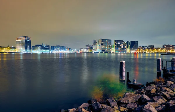 Bâtiments Modernes Sur Canal Amsterdam Nuit — Photo