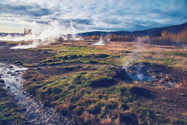 Ґлейд Парою Гейзера Впав Ісландії — стокове фото