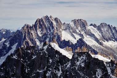 Güzel dağ manzarası. Alpler Avrupa 'da bir dağ sırası sistemidir. Fransa.