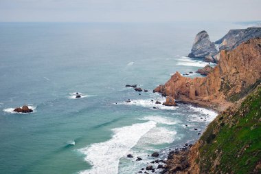 Cape Roca ya da Cabo da Roca - Avrasya kıtası ve Avrupa 'nın en batı pelerini, Portekiz' de, İber Yarımadası 'nda yer almaktadır..