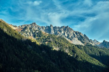 Güzel dağlık sonbahar manzarası. Chamonix, Fransa.