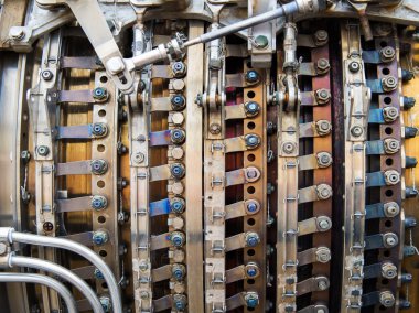 Bir uçak motor parçası