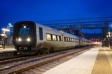  Tren istasyonu. 