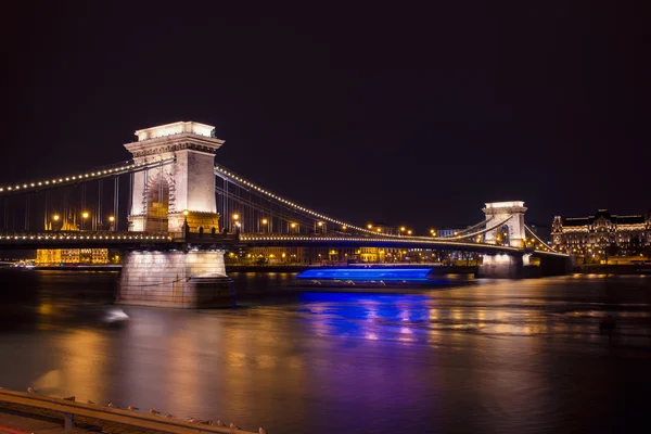 Kettenbrücke — Stockfoto