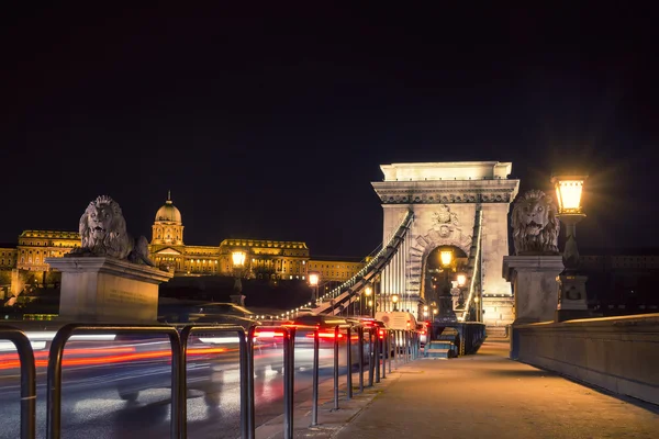 Kettenbrücke in Budapest — Stockfoto