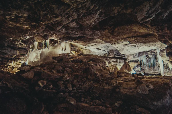 Jaskinia pod ziemią — Zdjęcie stockowe