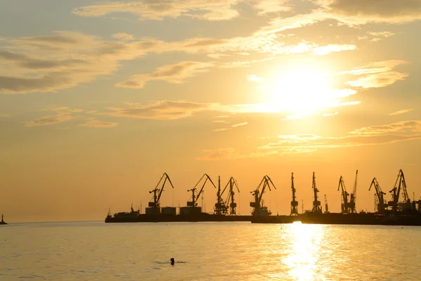 En el puerto del atardecer . — Foto de Stock