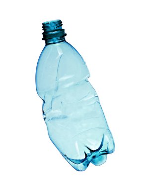 Beyaz arkaplandaki plastik şişeyi kapat