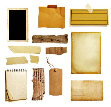 Çeşitli antika kağıt koleksiyonu, bant, fiyat etiketi, beyaz arkaplanda tahta tabela