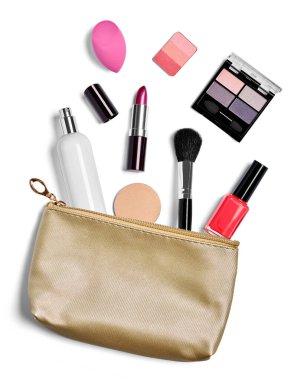 Makyaj dolu bir makyaj kutusunu beyaz arkaplanda kapat