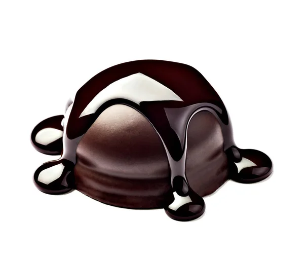 Çikolata şuruplu kek tatlı — Stok fotoğraf